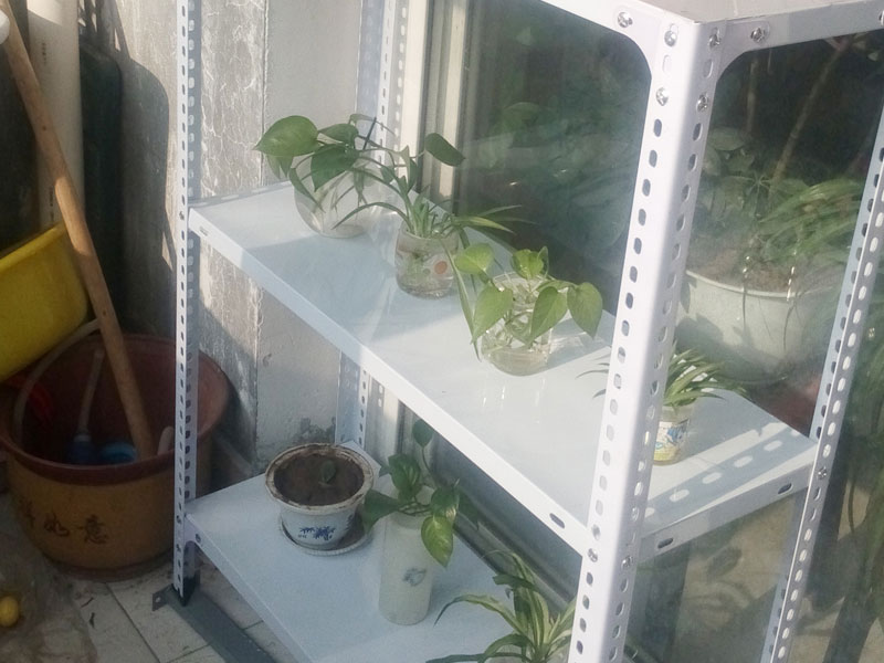 陽(yáng)臺(tái)貨架2